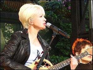 300px-Cyndi_Lauper2