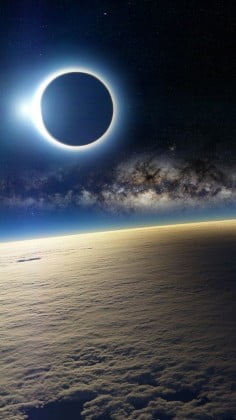 900-Solar-Eclipse-from-Space-l