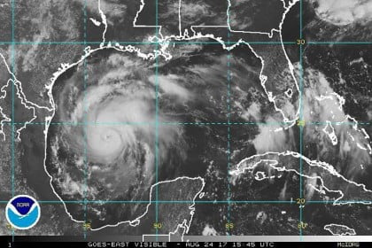 LA TORMENTA HARVEY SE CONVIERTE EN HURACÁN Y AUMENTA SU AMENAZA SOBRE TEXAS